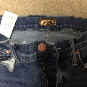 Mother denim The Weekender Fray